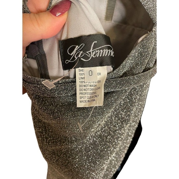 La Femme Metallic Shimmery Formal Gown High Slit Low Back Silver 0 Sexy HoCo - Picture 6 of 7